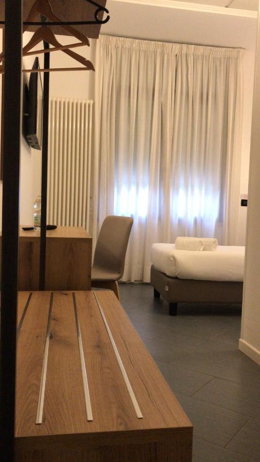 Hotel Doria - Business & Bike Ostiglia エクステリア 写真